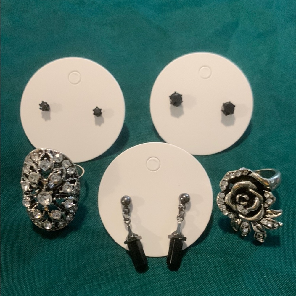 Elegant Black and Silver Jewelry Set